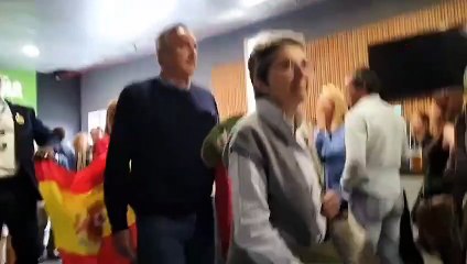 Asistentes cubanos al acto de Vox lanzan gritos a favor de "Cuba libre"