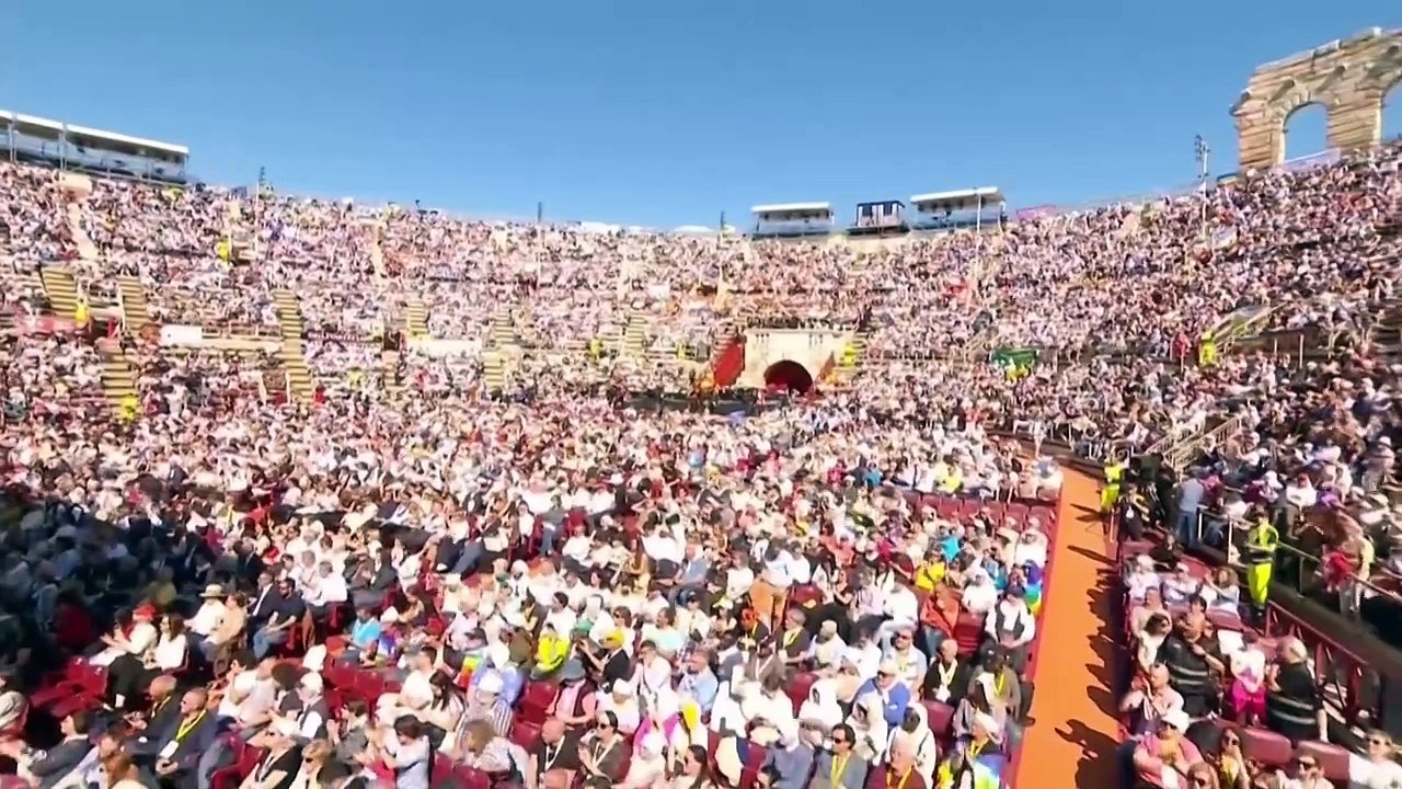 El papa preside un foro sobre la paz en la ciudad italiana de Verona