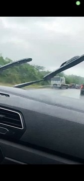 VÍDEO: Veículos colidem em acidente e três pessoas ficam feridas na Bahia