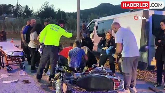 Burdur'da kamyonetle çarpışan motosikletteki 2 çocuk ağır yaralandı