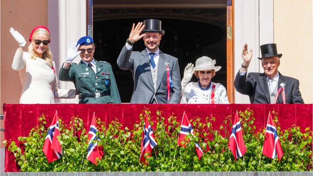 GALA VIDEO - Le roi Harald V de Norvège, le prince Haakon et sa fille Ingrid Alexandra : trois générations au balcon pour une grande occasion