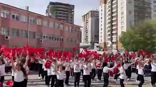 Ankara Mamak Ergenekon İlk Okulu 4.Sınıfların Gösterisi