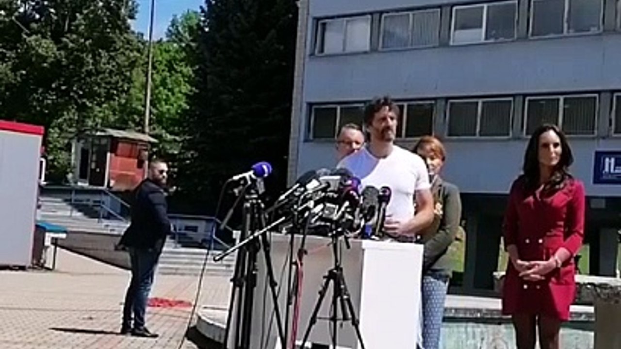 ZÁZNAM: Zdravotný stav premiéra je stabilizovaný, no vážny, prevoz zatiaľ neočakávajú