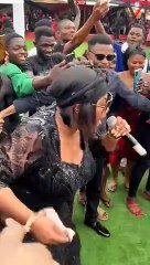 Gifty Adorye Sings To Console Kuami Eugene At His Father's Funeral