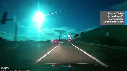 Video: Vreemd blauw object veroorzaakt opschudding in de lucht van Spanje en Portugal