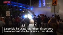 Israele, in migliaia a Tel Aviv tornano a chiedere le dimissioni di Netanyahu e nuove elezioni