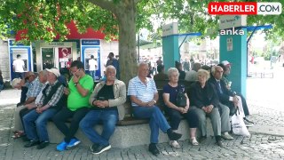 İzmir'de Emeklilerden Bakan Işıkhan'a 