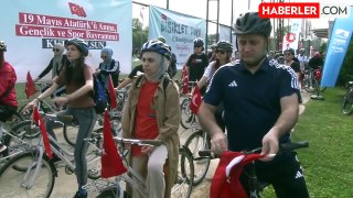 Pendik'te 19 Mayıs için Türk bayrağıyla pedal çevirdiler