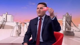 Wes Streeting pulls out prompt card as he forgets Keir Starmer’s key Labour pledge