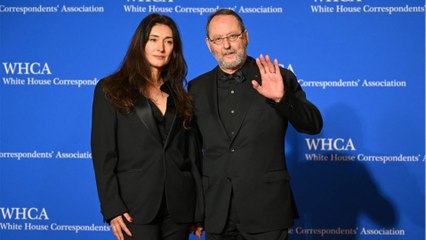 GALA VIDEO - Jean Reno fou amoureux de sa femme Zofia : « C’est avec elle que je finirai ma vie "