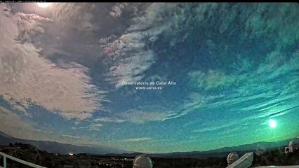 Registran el paso de una enorme bola de fuego