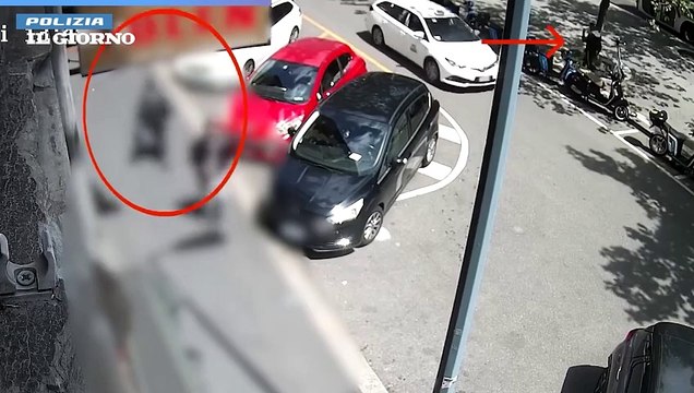 Milano, furti a turisti e ai clienti dei locali. Le immagini