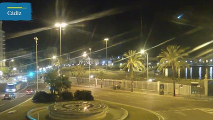 Una bola de fuego ilumina el cielo de madrugada atravesando España y Portugal