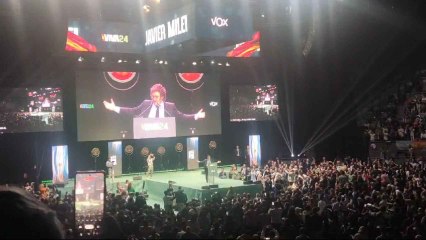 Milei, recibido en el Palacio de Vistalegre de Madrid