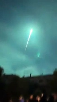 Un Éclair Mystérieux Éclaire Le Ciel de Tout le Portugal et Sème la Terreur Parmi les Habitants!