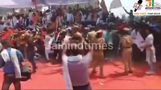 Phulpur Rally Video : राहुल-अखिलेश की सभा में हंगामा, दोनों मंच छोड़कर गए | Prayagraj | Congress #loksabha #akhileshyadav #congress