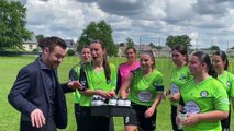 Le coatch remercié par les féminines !