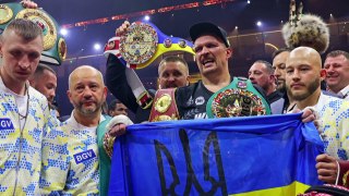 Boxe: Usyk en larmes après sa victoire historique face à Tyson Fury