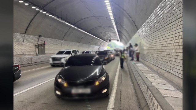 무안-광주고속도로 차량 연쇄 추돌...20대 운전자 경상 / YTN