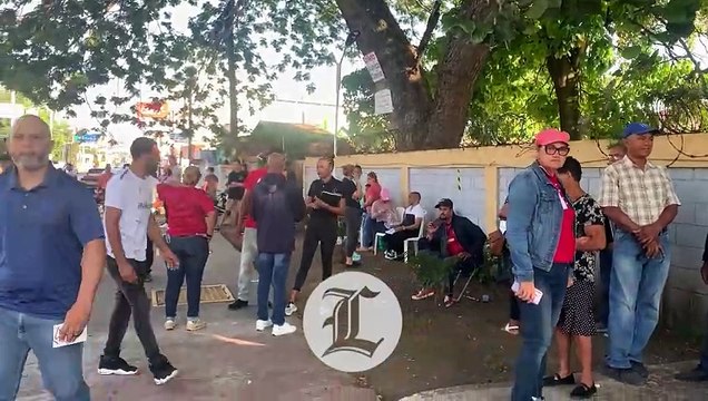 Con orden y buena afluencia, comienzan las votaciones en Santiago