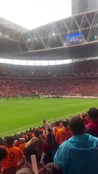 Galatasaray-Fenerbahçe derbisi öncesi futbolcular arasında gerginlik!