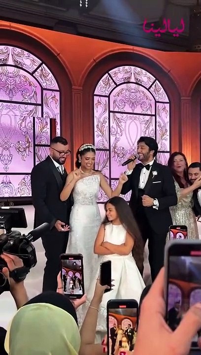 سامح يسري يهدي إبنته أغنية بإسمها في حفل زفافها