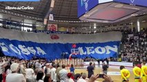 Fortitudo, la coreografia della Fossa dei Leoni accende gara 1