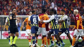 İlk yarısı 0-0 biten Galatasaray-Fenerbahçe derbisinin en güzel anları