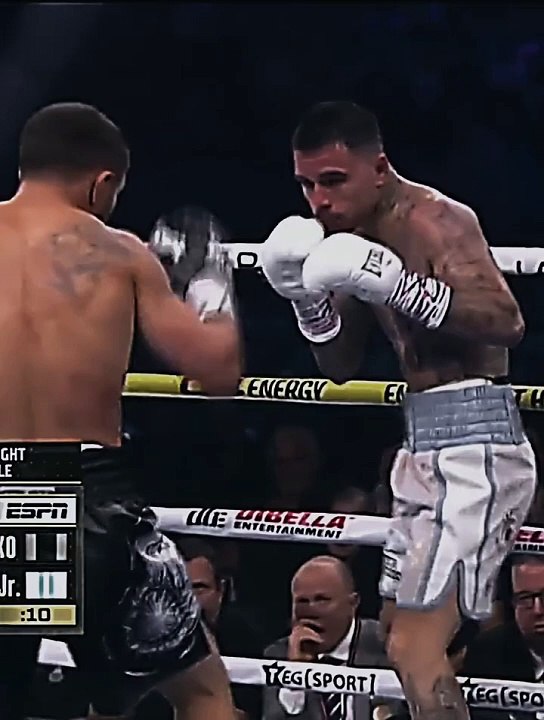 Vasiliy Lomachenko vs George Kambosos Jr - highlights