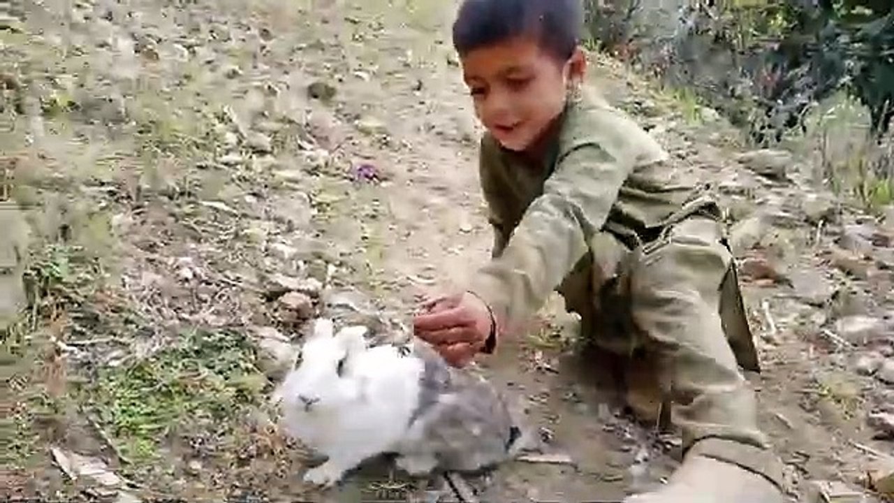 babay_love_his_bunny_Rabbit