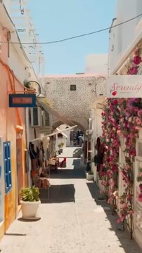 LES PLUS AUTHENTIQUES ruelles de Santorin