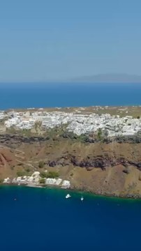 LES PLUS CONNUES petites maisons boanches et bleues de Grece à Santorin