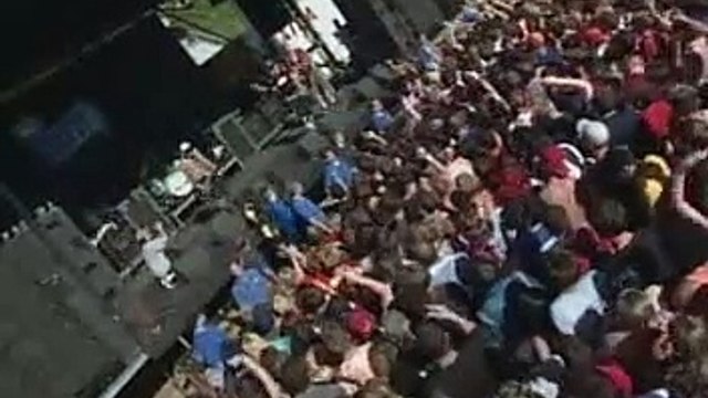 New found glory - My friends over you - Live @ warped tour in vancouver 2002
