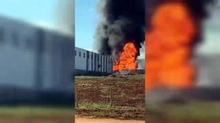 Incêndio em distribuidora de Senador Canedo, região metropolitana de Goiânia