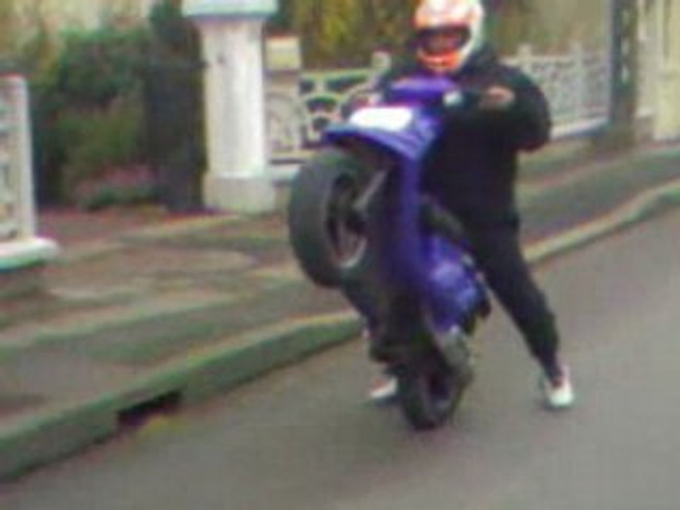 Wheeling jef avec mon scoot