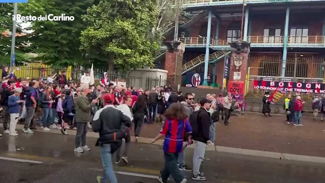 Festa del Bologna per la Champions, il video dell'attesa fuori dallo stadio