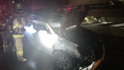 시흥 제1순환고속도로 달리던 차량 불..."기계적 요인 추정" / YTN