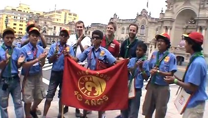 Jambo 78 Christian visita con los scouts distintos puntos de la ciudad de Lima