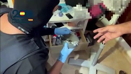 Vídeo de la detención y registro de un detenido por tráfico de drogas / POLICÏA NACIONAL