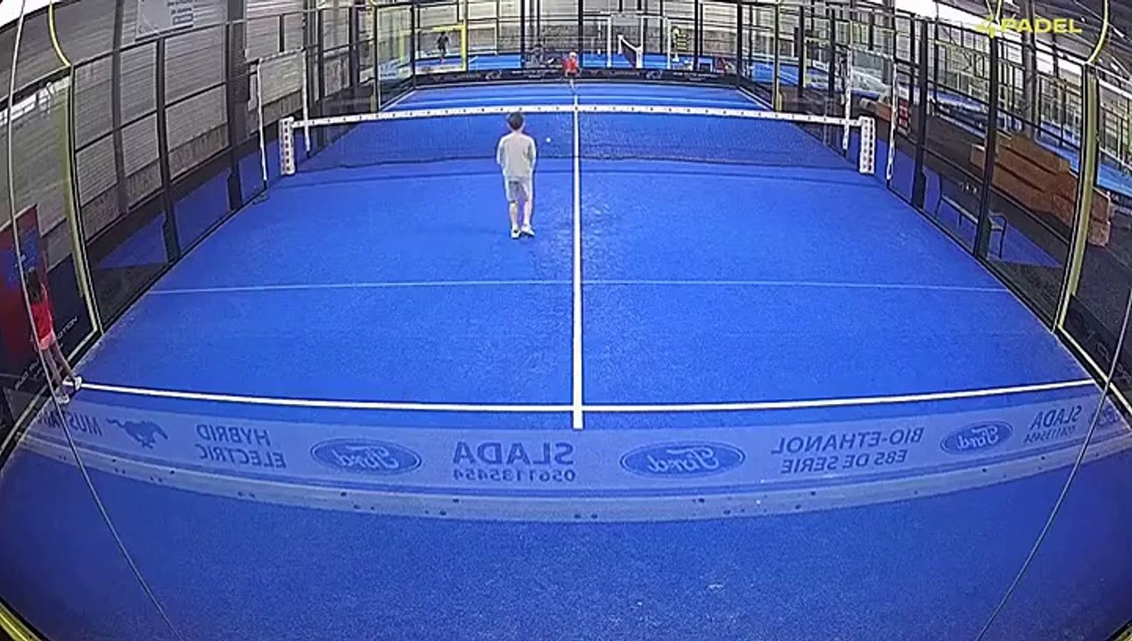 Romain 20/05 à 09:06 - Padel Piste 2 CUPRA SUD AUTO EMOTION MURET (4Padel Colomiers)