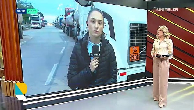 Filas de carros cisternas en la Refinería de Palmasola