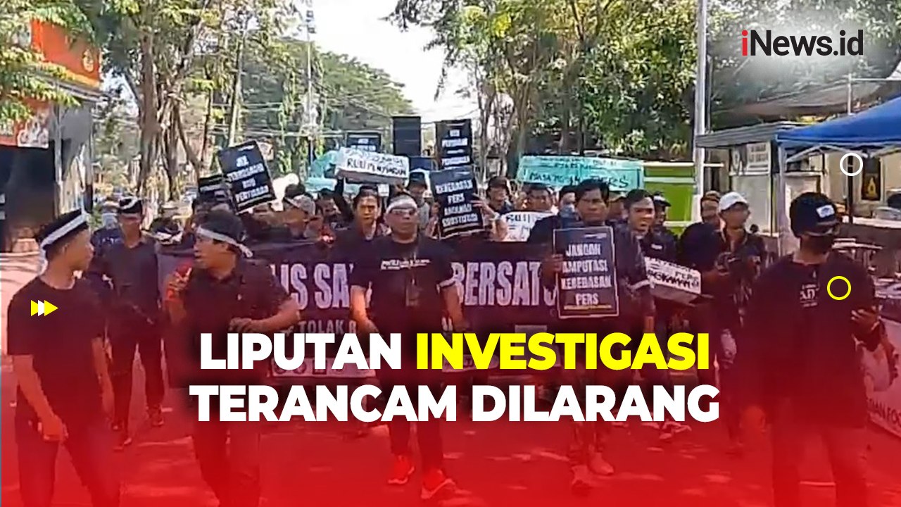 Demo Tolak RUU Penyiaran, Ratusan Jurnalis Bawa Keranda Mayat di Sampang