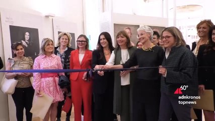 L’Oreal sottolinea il coraggio delle donne in terapia oncologica attraverso una mostra fotografica