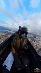 Vídeo del vuelo de cazas F-18 en Santa Cruz de Tenerife desde el interior de la cabina