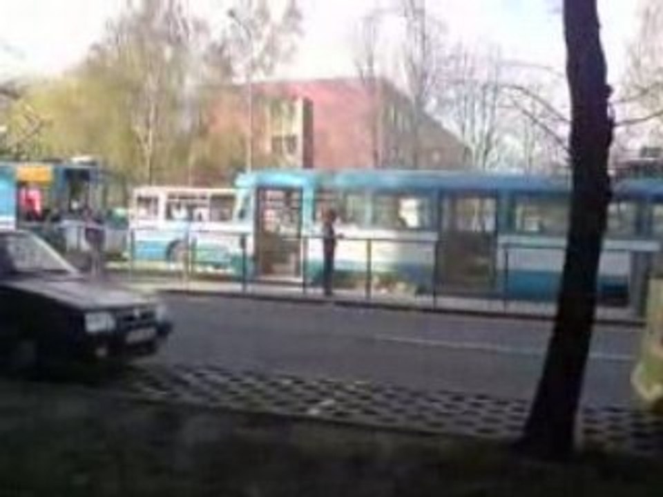 V110408_17.09