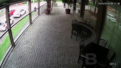 Câmeras flagram confusão na Praça da Espanha