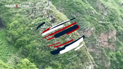 Vadi yamacında mahsur kalan koyunu AFAD ve JAK kurtardı