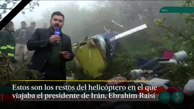 Los restos del helicóptero que llevaba el presidente del Irán, Ebrahim Raisí