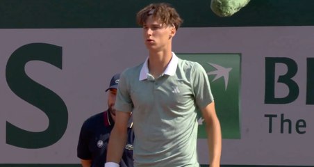 Tennis - Roland-Garros 2024 - Gabriel Debru, éliminé : "On peut être indulgent avec Vacherot..."