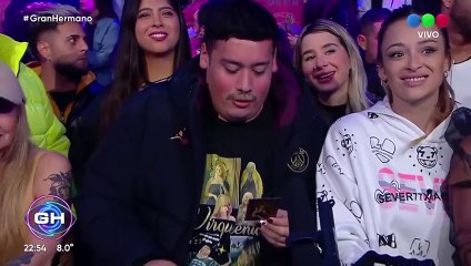 A puro insulto, Manzana le dedicó un insólito rezo a Virginia: "Vieja bigotuda, loca y quilombera"